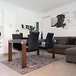 Mladen Biograd Na Moru