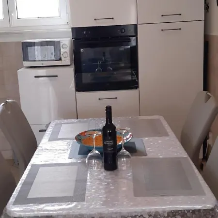 Mladen ביוגראד נה מורו