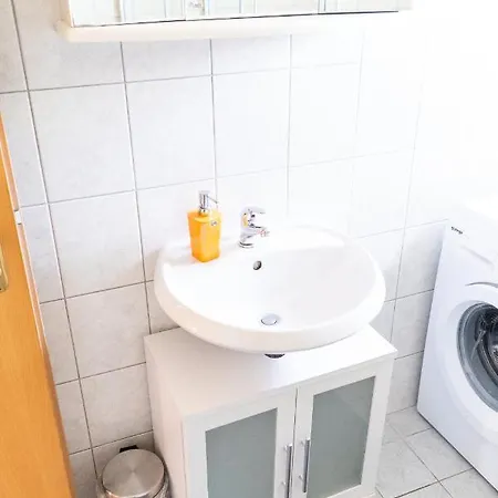 Apartment Mladen *