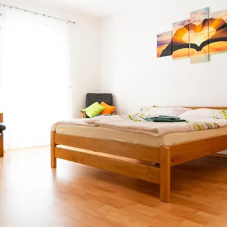 Apartment Mladen Weißenburg