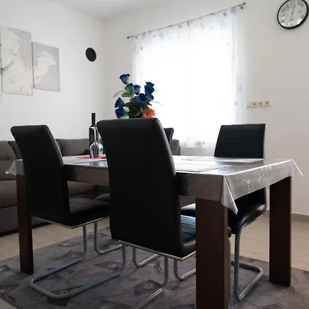 Mladen Biograd Na Moru