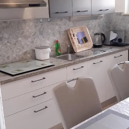 Mladen Apartment *