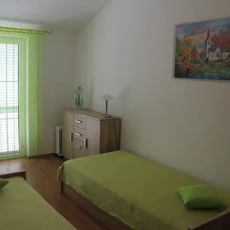 Apartment Mladen Weißenburg