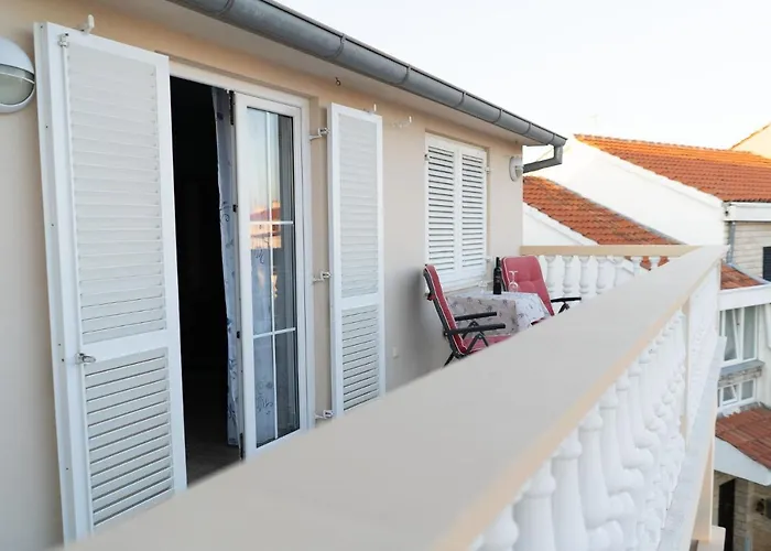 Mladen * Биоград-на-Мору