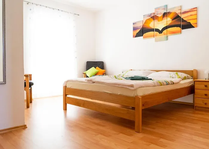 Апартаменты Mladen Биоград-на-Мору