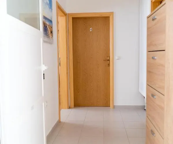 Mladen Биоград-на-Мору