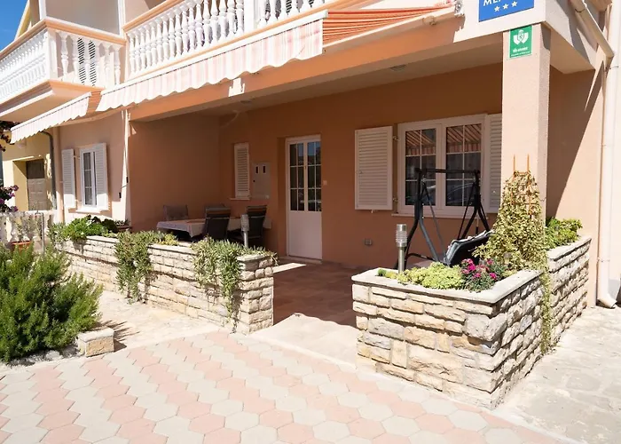 Mladen * Биоград-на-Мору