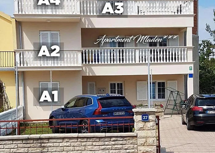 Апартаменты Mladen *