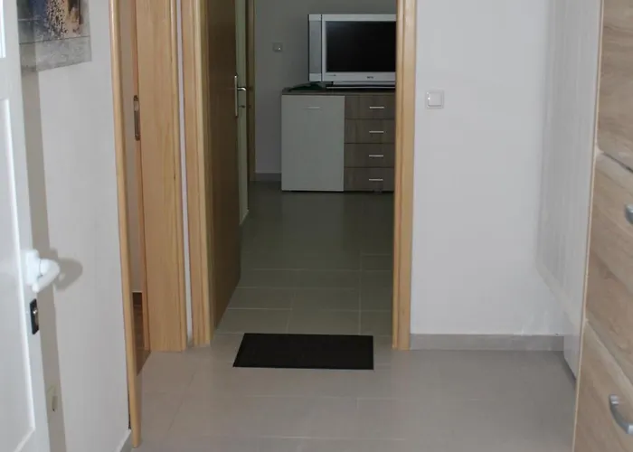 Апартаменты Mladen Биоград-на-Мору